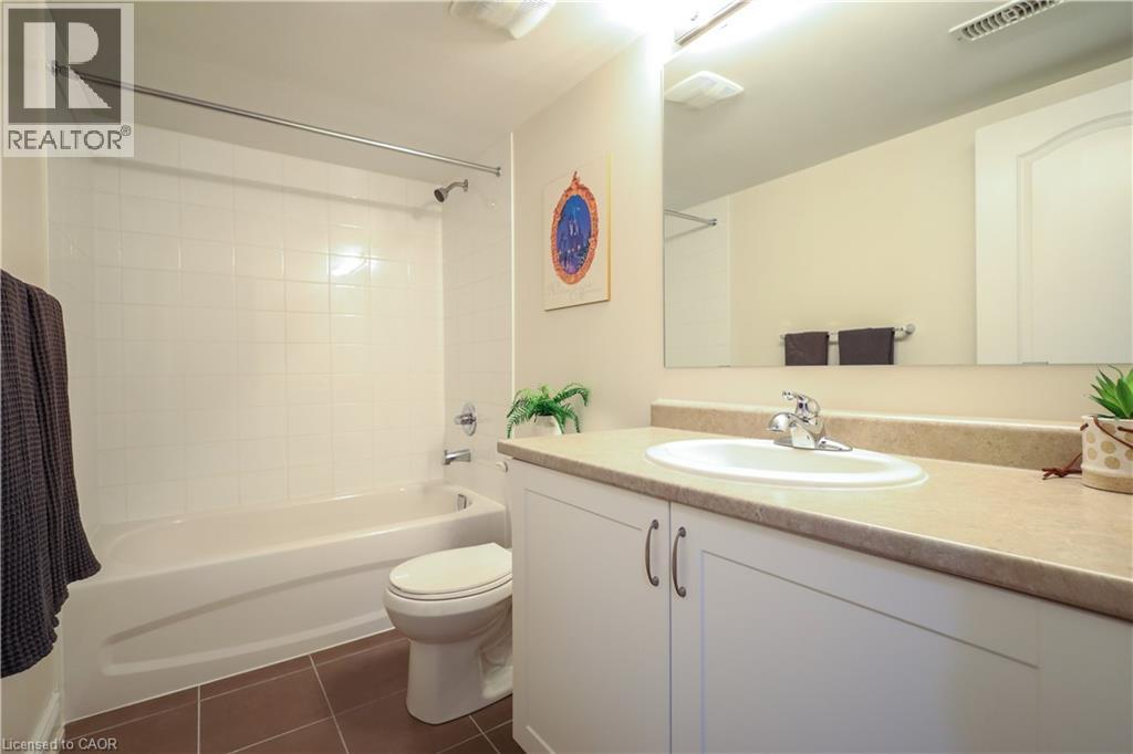 686 Wendy Culbert Crescent, Newmarket, Ontario  L3X 0A4 - Photo 35 - 40779551