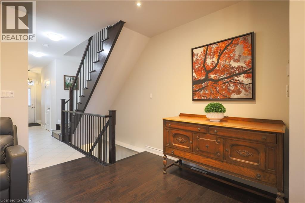 686 Wendy Culbert Crescent, Newmarket, Ontario  L3X 0A4 - Photo 5 - 40779551