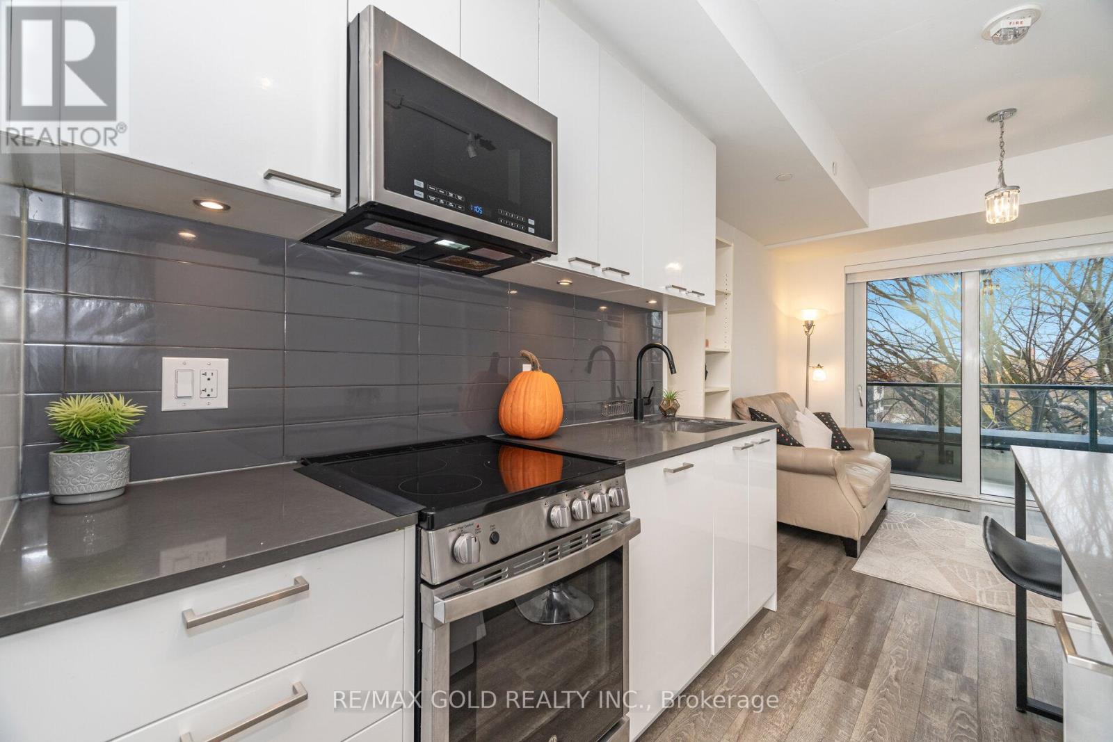 405 - 1808 St.clair Avenue W, Toronto, Ontario  M6N 0C1 - Photo 18 - W12523964