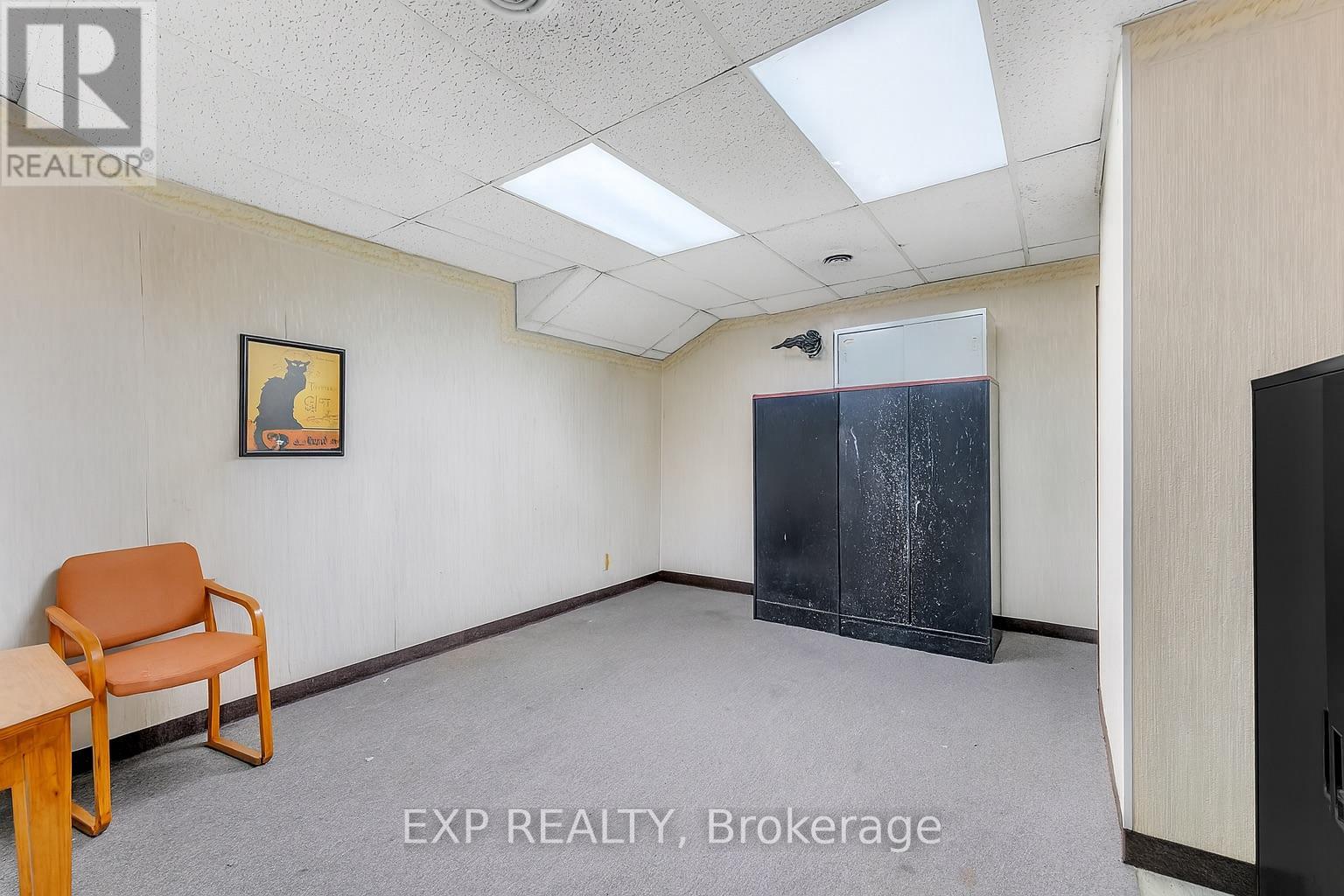 2 King Street, Quinte West, Ontario K8V 3V7 - Photo 7 - X12453929