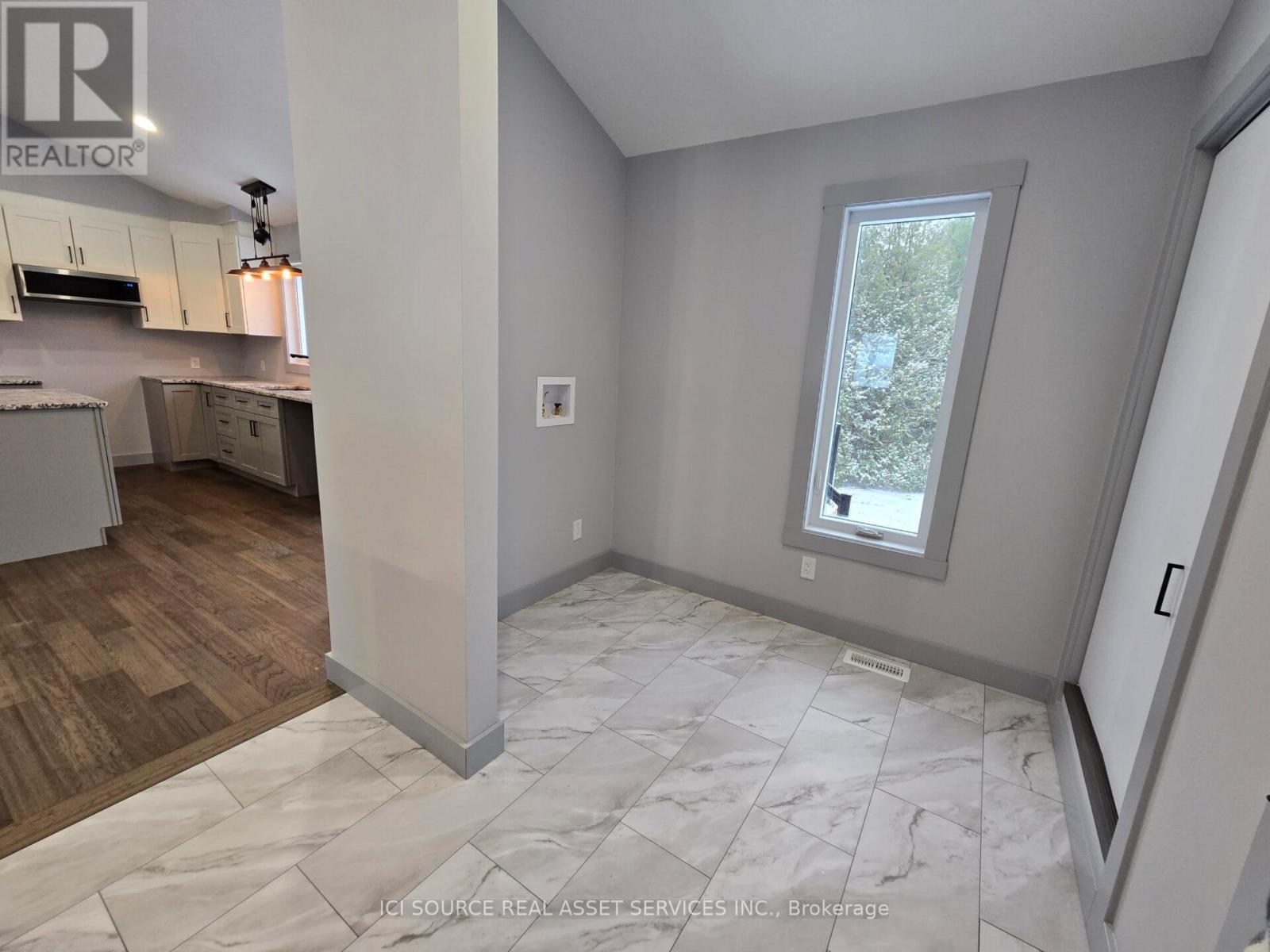 7367 Roger Stevens Drive, Montague, Ontario  K7A 4S6 - Photo 3 - X12553802