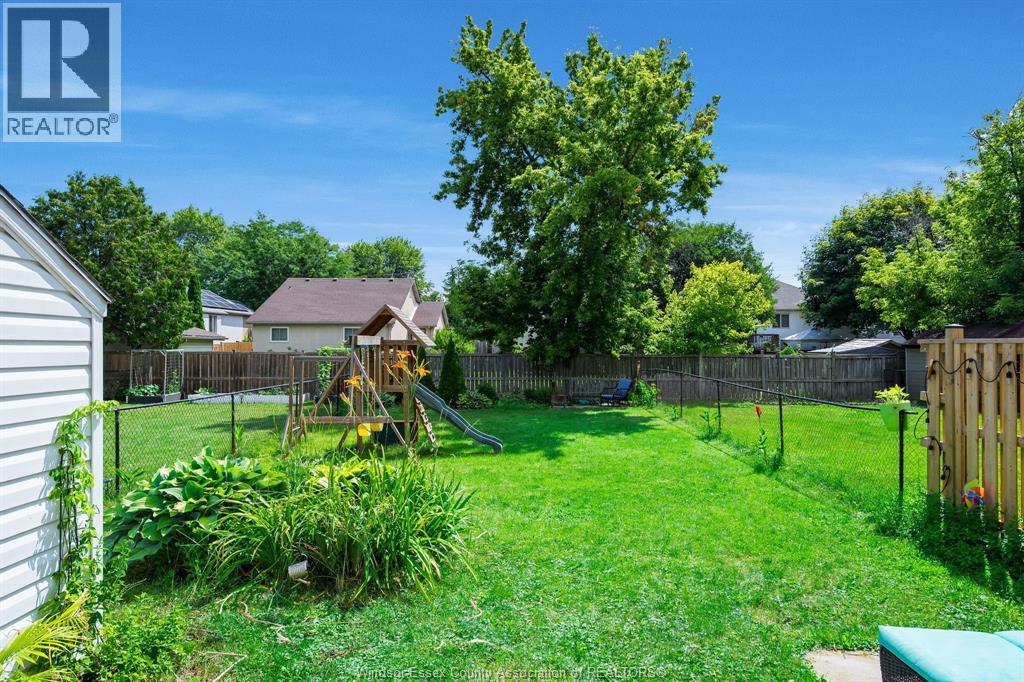 3054 Coram, Windsor, Ontario  N8R 1P3 - Photo 33 - 25029052