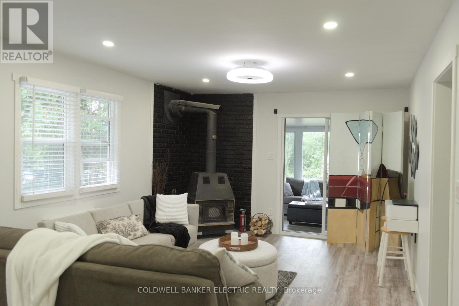 48 Hargrave Road, Kawartha Lakes, Ontario  K0M 2B0 - Photo 8 - X12418408