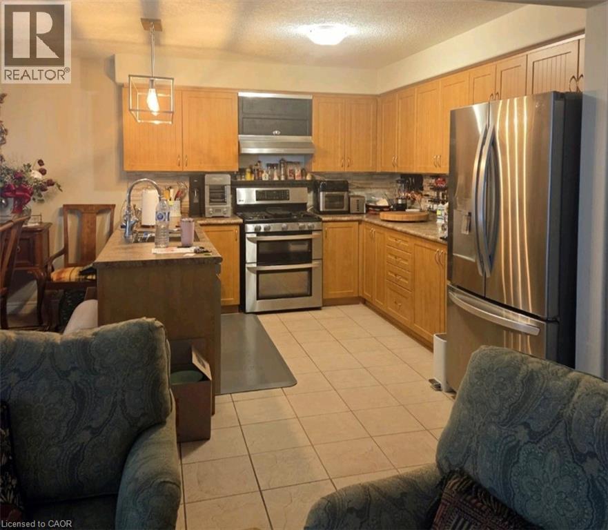 907 Frontenac Crescent, Woodstock, Ontario  N4V 0A6 - Photo 4 - 40788990