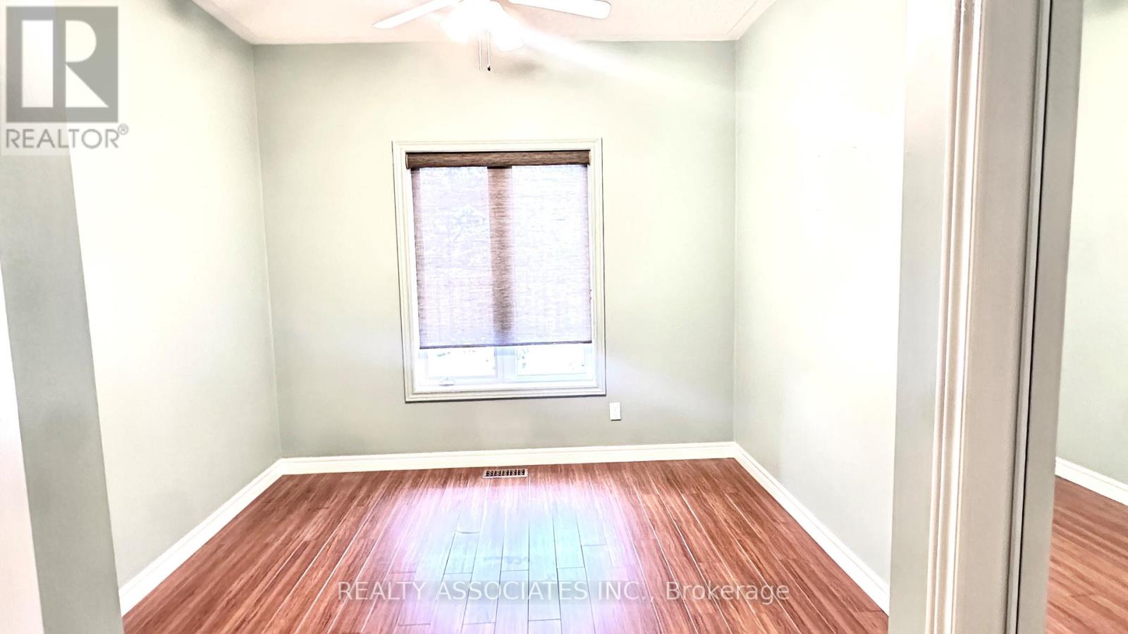 1076 Broughton Lane, Newmarket, Ontario L3X 2L6 - Photo 6 - N12551376