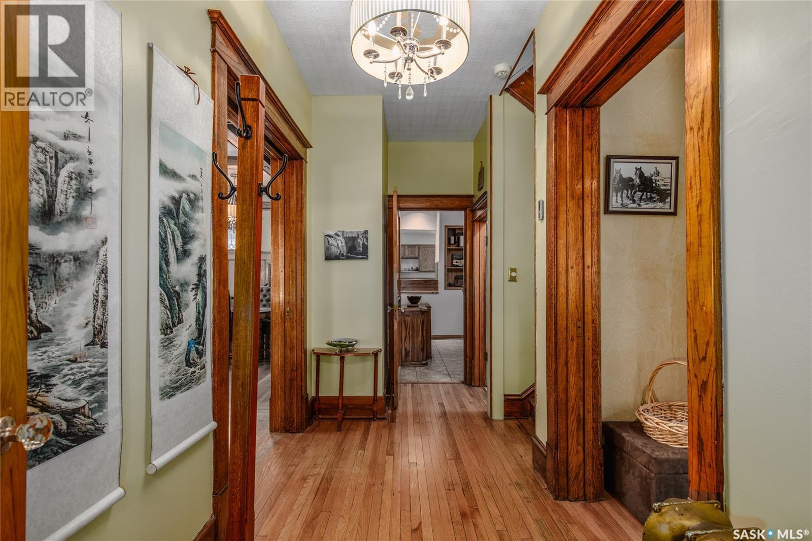 1116 Clifton Avenue, Moose Jaw, Saskatchewan  S6H 3L5 - Photo 5 - SK024240