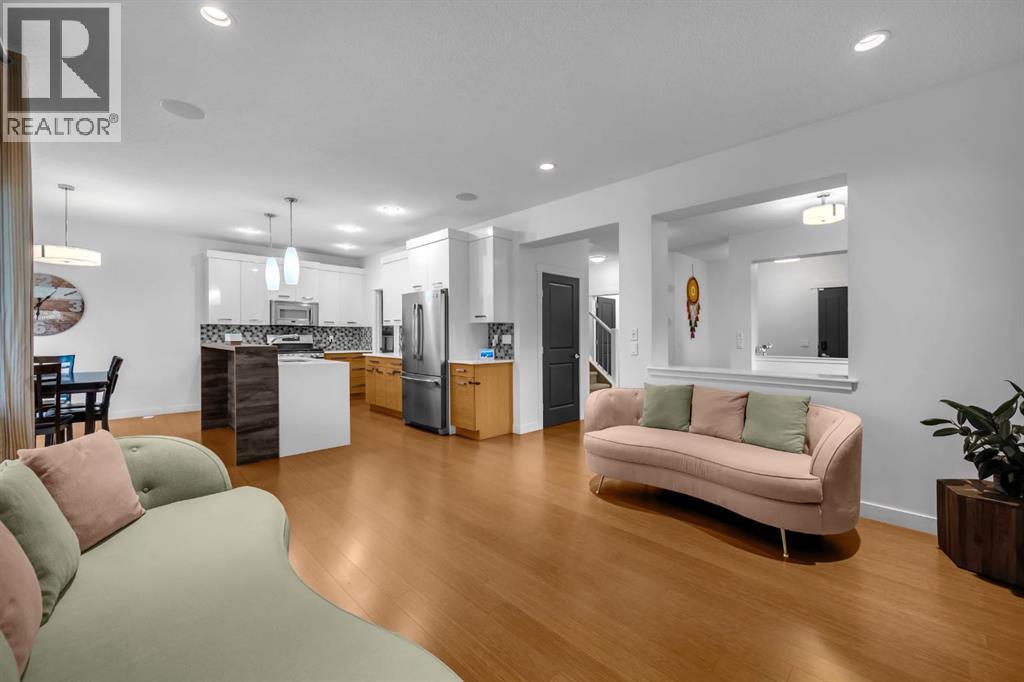 233 Cranarch Common Se, Calgary, Alberta  T3M 1M3 - Photo 4 - A2261633