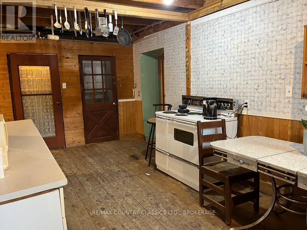 534 B Slate Falls Road, Addington Highlands, Ontario  K0H 1L0 - Photo 3 - X12554302