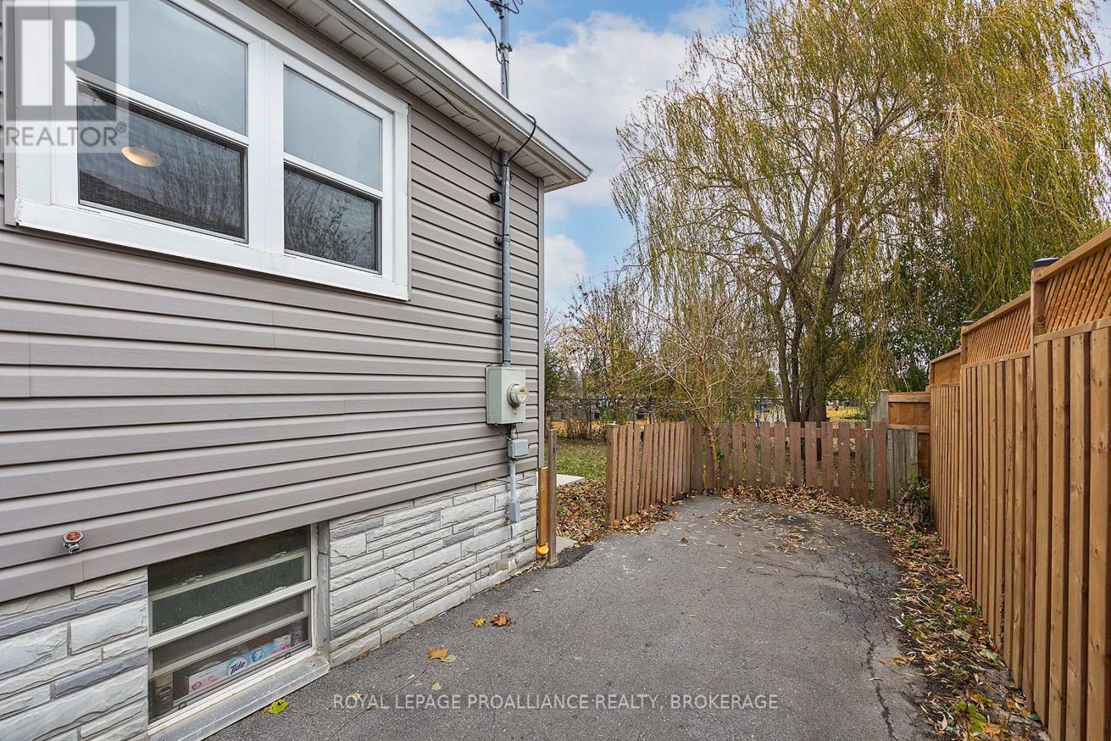 297 Kingscourt Avenue, Kingston, Ontario  K7K 4R2 - Photo 23 - X12554396
