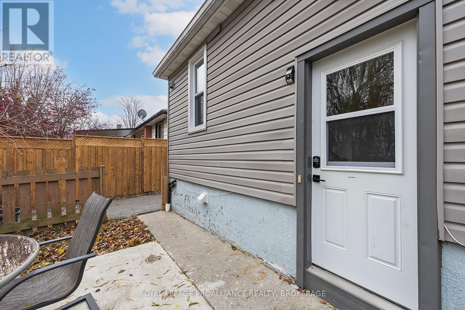 297 Kingscourt Avenue, Kingston, Ontario  K7K 4R2 - Photo 25 - X12554396