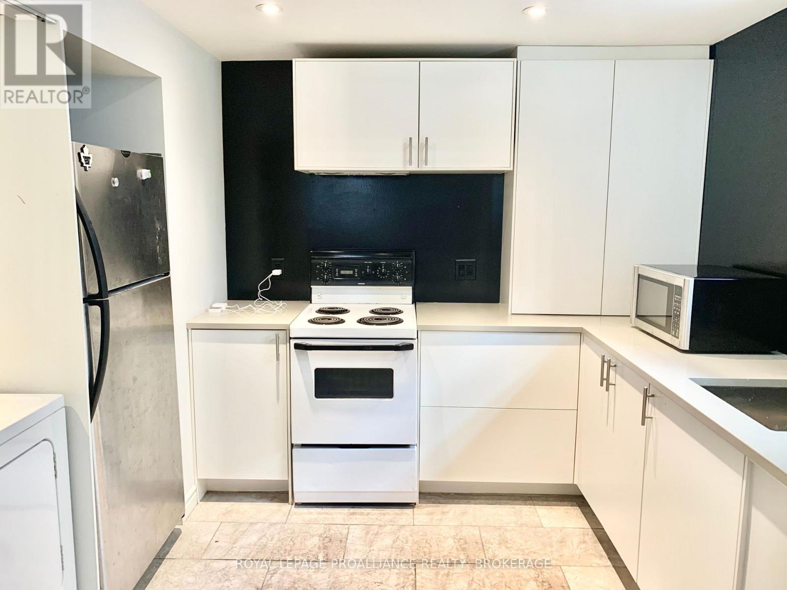 297 Kingscourt Avenue, Kingston, Ontario  K7K 4R2 - Photo 27 - X12554396