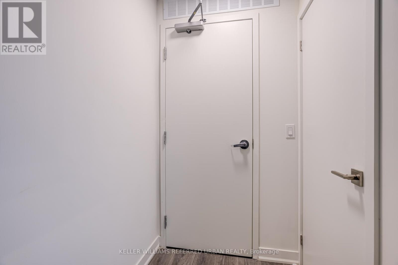 200 - 65 Curlew Drive, Toronto, Ontario  M3A 0B5 - Photo 6 - C12553962