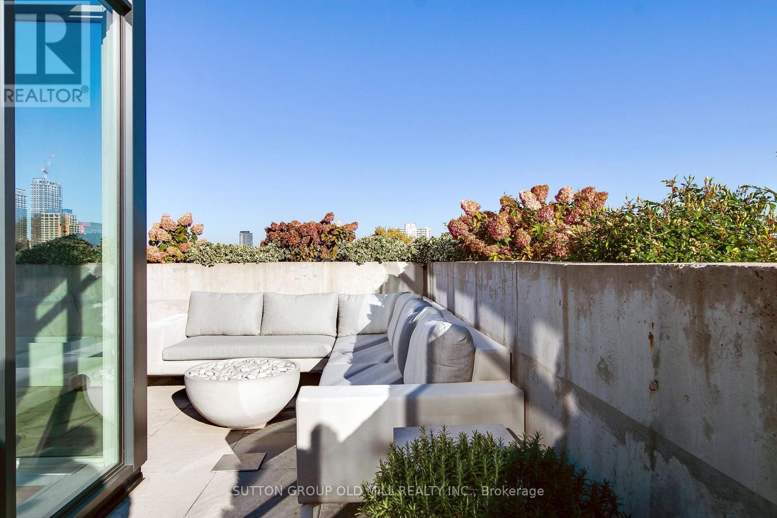 601 - 130 Rusholme Road, Toronto, Ontario  M6H 2Y7 - Photo 37 - C12554016