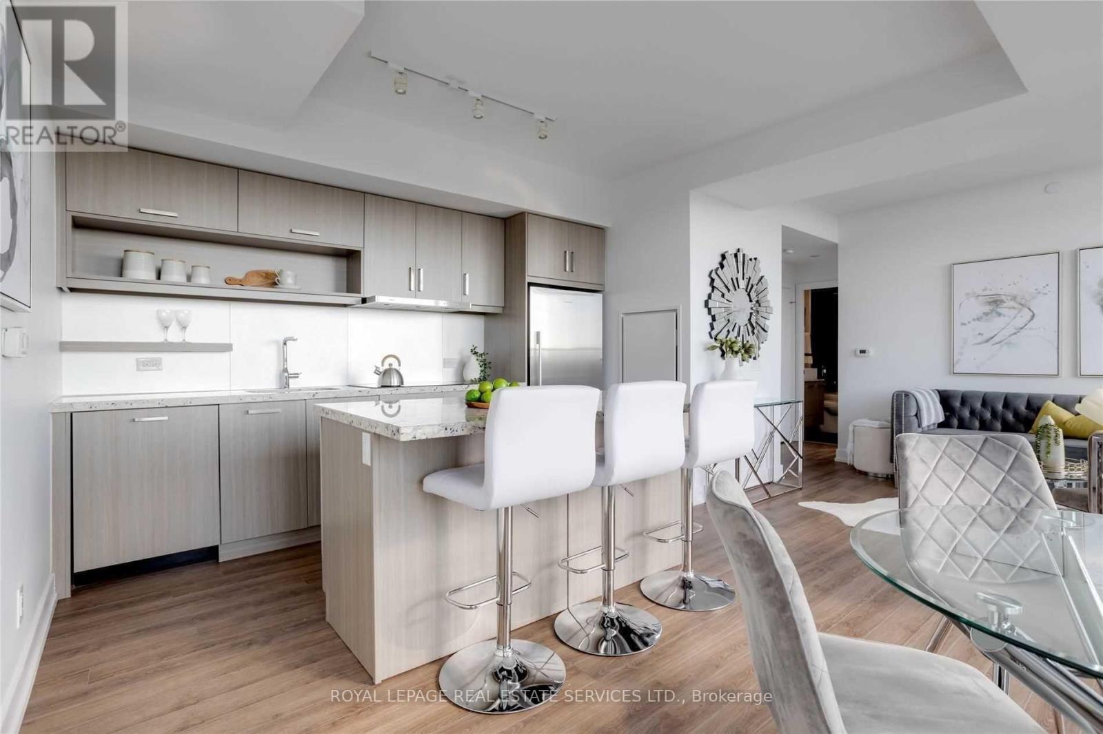 802 - 170 Chiltern Hill Road, Toronto, Ontario  M6C 0A9 - Photo 5 - C12554036