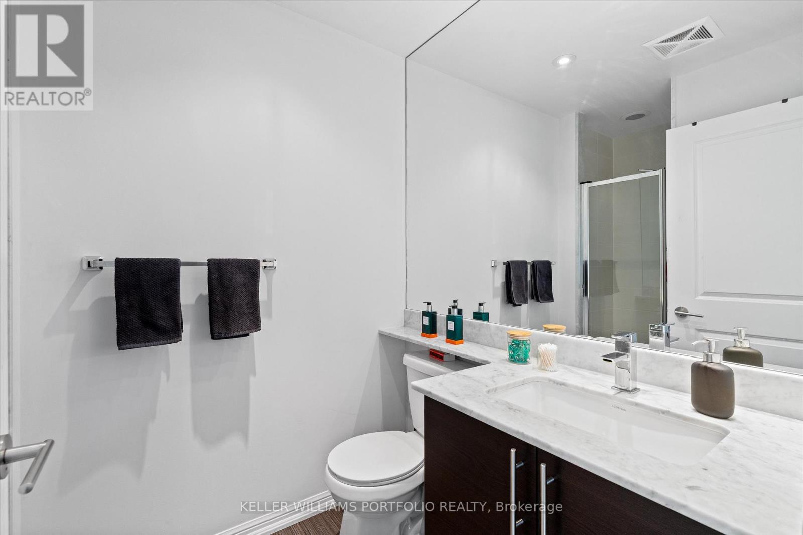 2304 - 125 Western Battery Road, Toronto, Ontario  M6K 3R8 - Photo 13 - C12554038