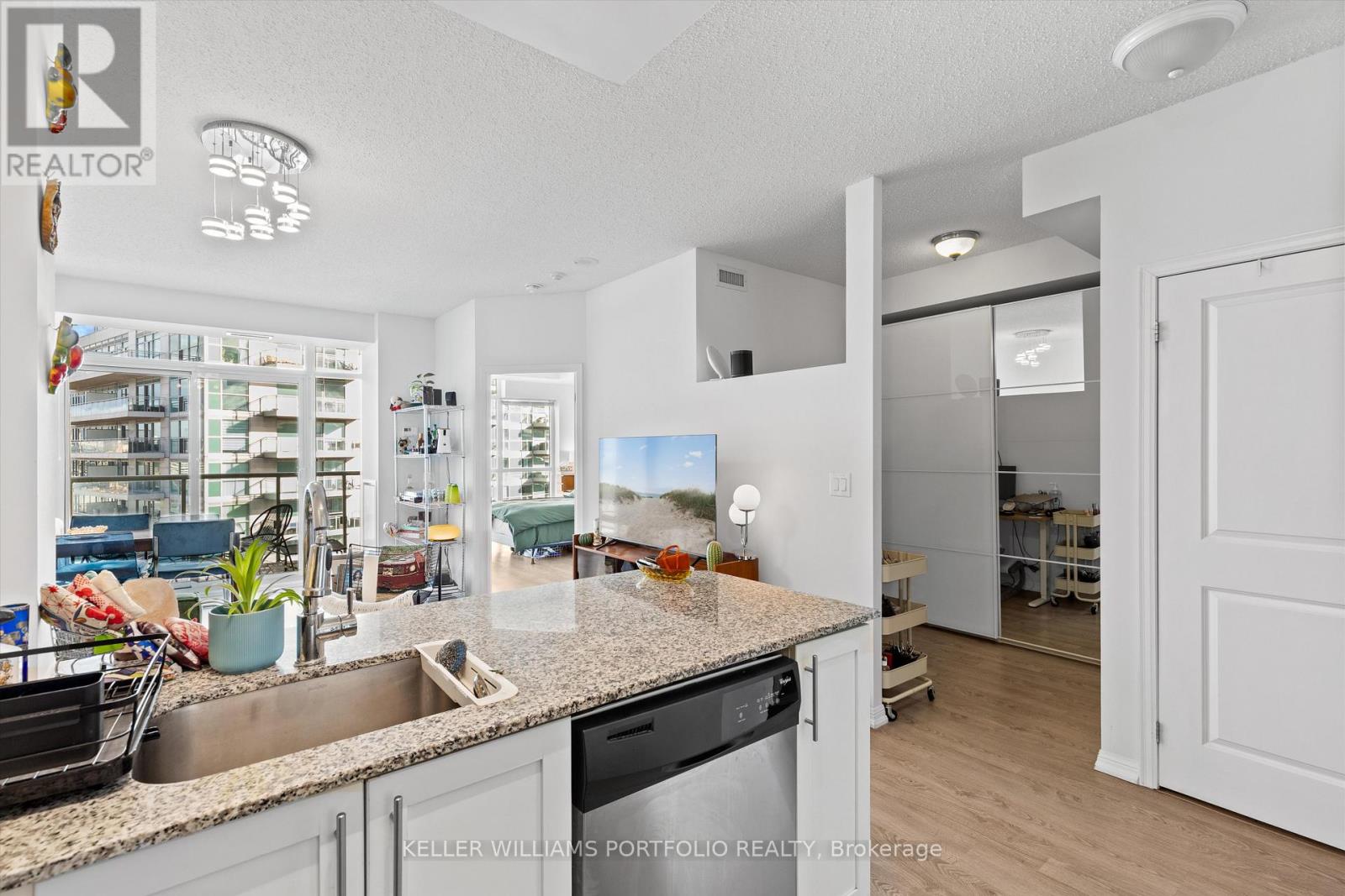 2304 - 125 Western Battery Road, Toronto, Ontario  M6K 3R8 - Photo 5 - C12554038