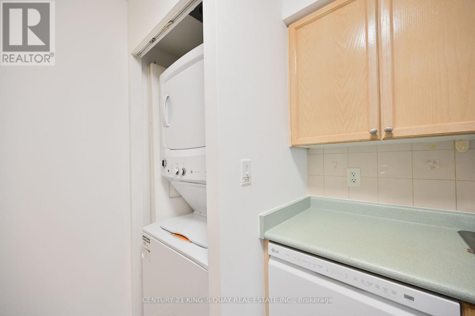 1606 - 1 Pemberton Avenue, Toronto, Ontario  M2M 4L9 - Photo 14 - C12554106