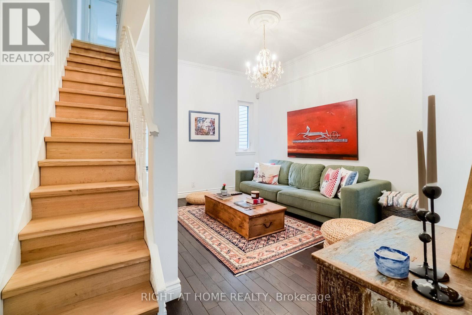 169 Beaconsfield Avenue, Toronto, Ontario  M6J 3J7 - Photo 17 - C12554144