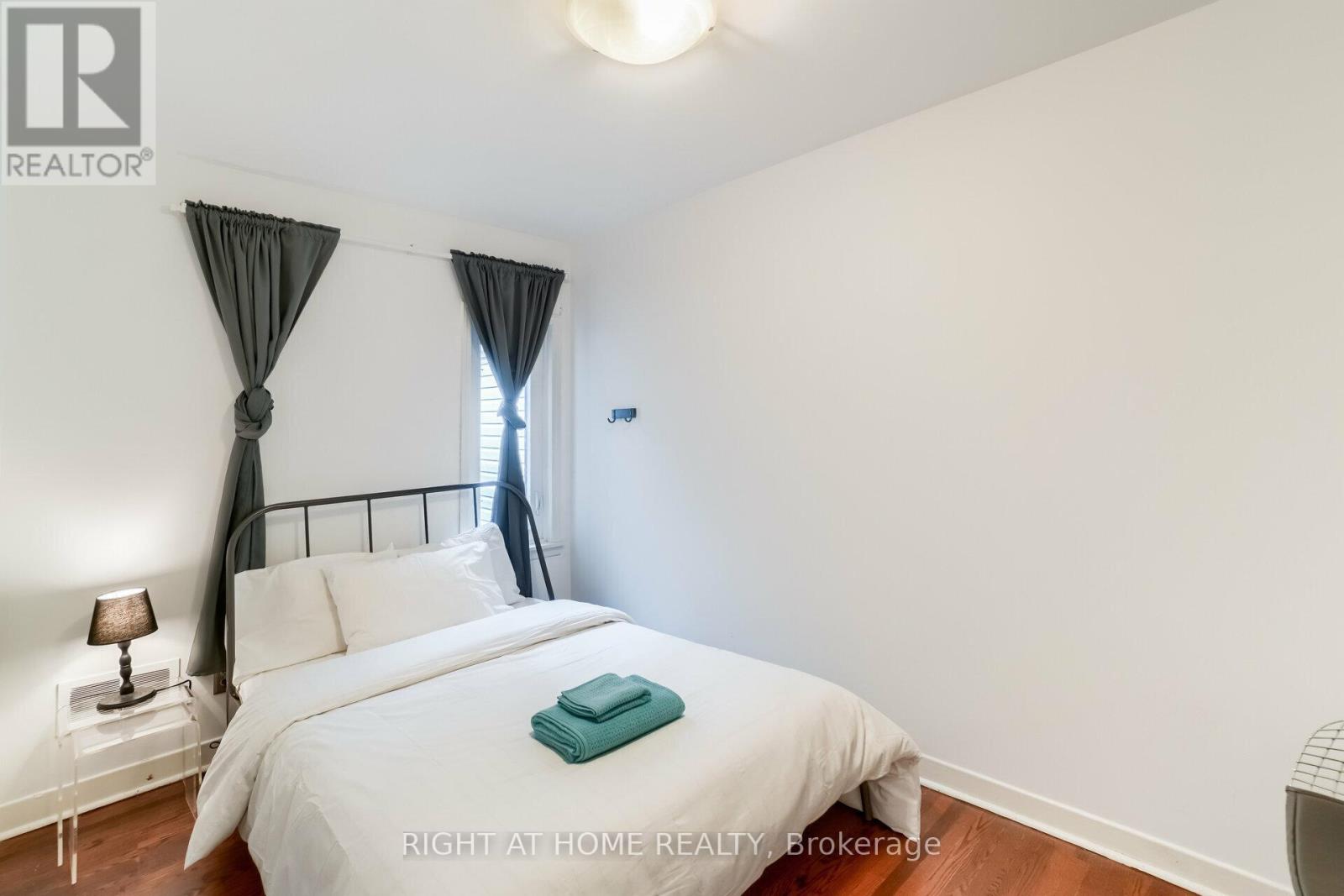 169 Beaconsfield Avenue, Toronto, Ontario  M6J 3J7 - Photo 22 - C12554144