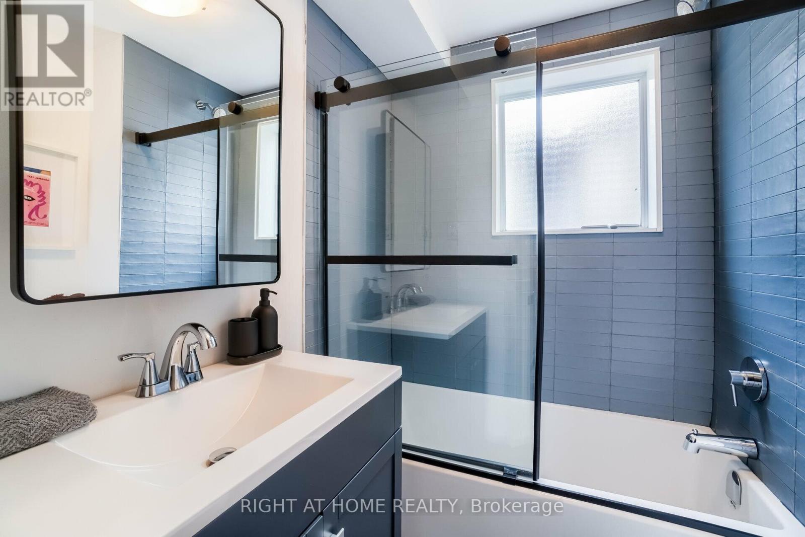 169 Beaconsfield Avenue, Toronto, Ontario  M6J 3J7 - Photo 26 - C12554144