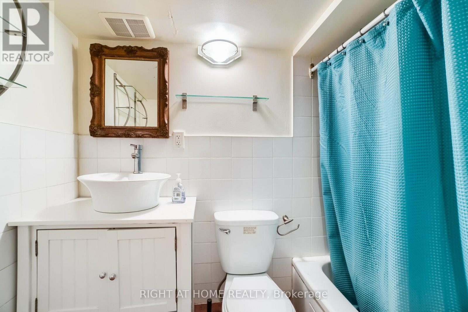 169 Beaconsfield Avenue, Toronto, Ontario  M6J 3J7 - Photo 30 - C12554144