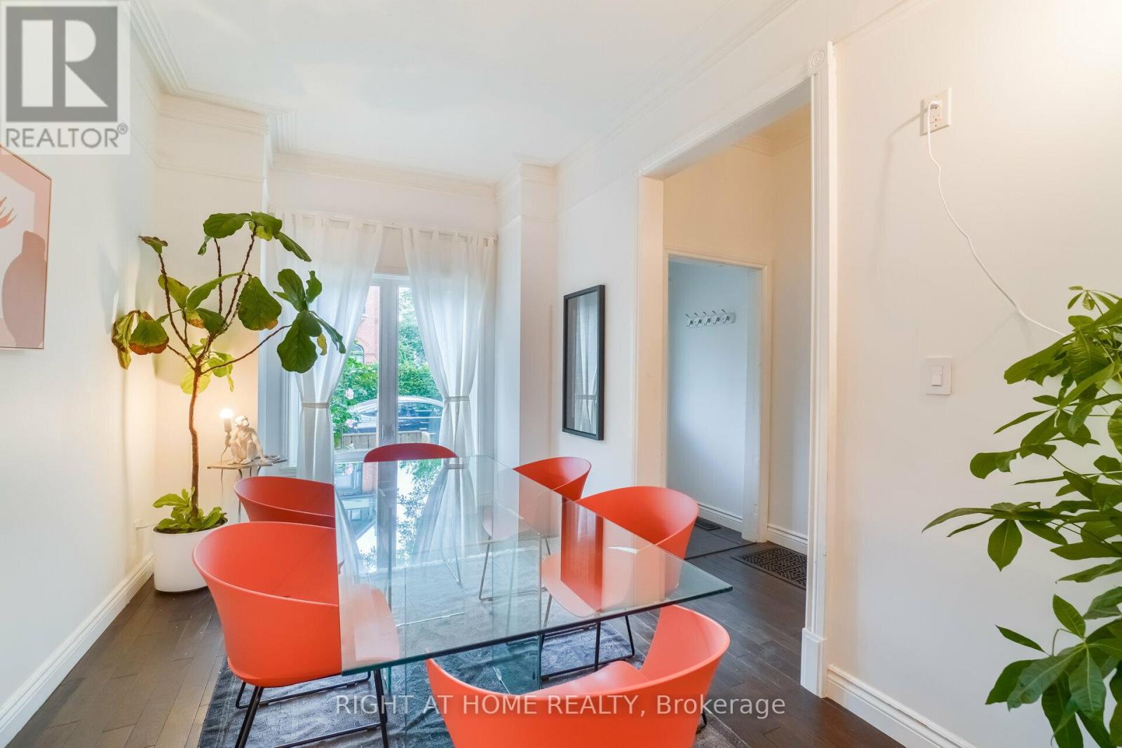 169 Beaconsfield Avenue, Toronto, Ontario  M6J 3J7 - Photo 6 - C12554144