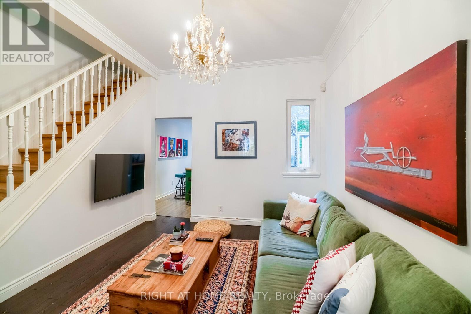 169 Beaconsfield Avenue, Toronto, Ontario  M6J 3J7 - Photo 9 - C12554144