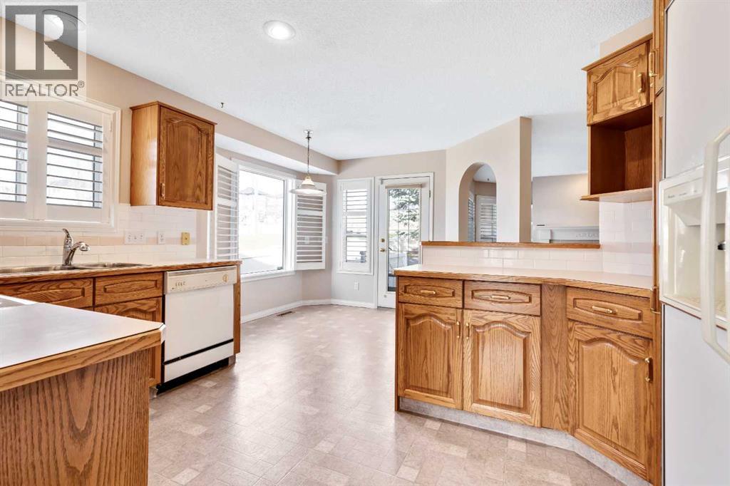 154 Sierra Morena Green Sw, Calgary, Alberta  T3H 3E4 - Photo 8 - A2269970