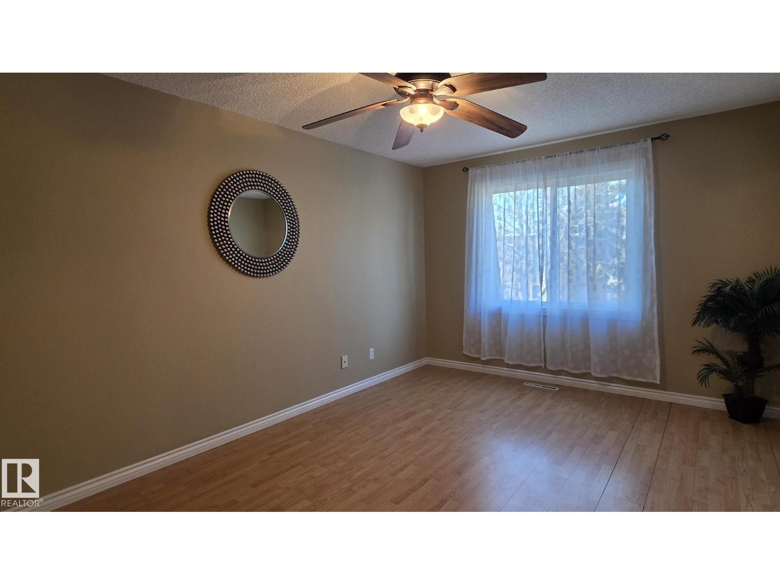 117 Londonderry Sq Nw, Edmonton, Alberta  T5C 3C4 - Photo 20 - E4466055