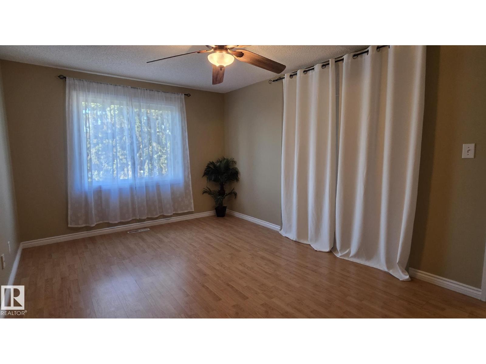 117 Londonderry Sq Nw, Edmonton, Alberta  T5C 3C4 - Photo 21 - E4466055