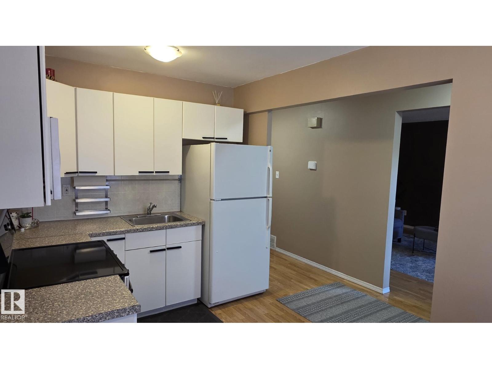 117 Londonderry Sq Nw, Edmonton, Alberta  T5C 3C4 - Photo 12 - E4466055