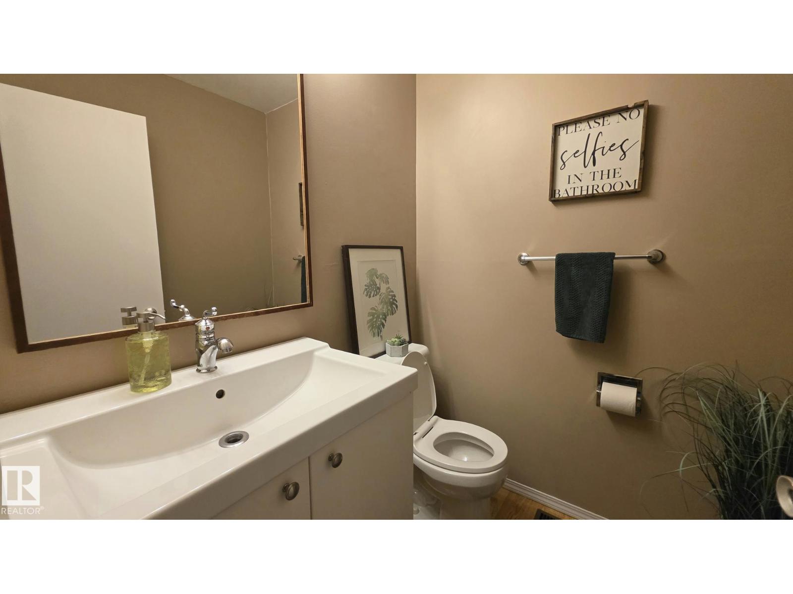 117 Londonderry Sq Nw, Edmonton, Alberta  T5C 3C4 - Photo 14 - E4466055