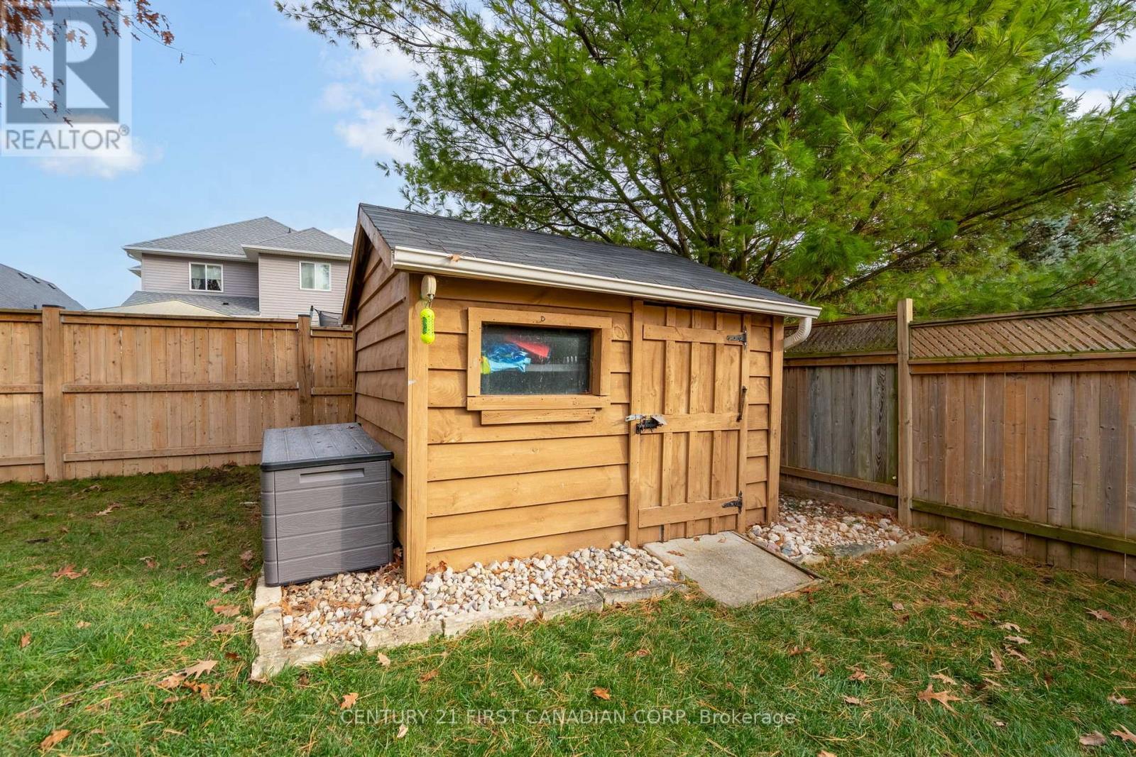 17 Allison Court, Strathroy-Caradoc, Ontario  N7G 4C2 - Photo 34 - X12554248