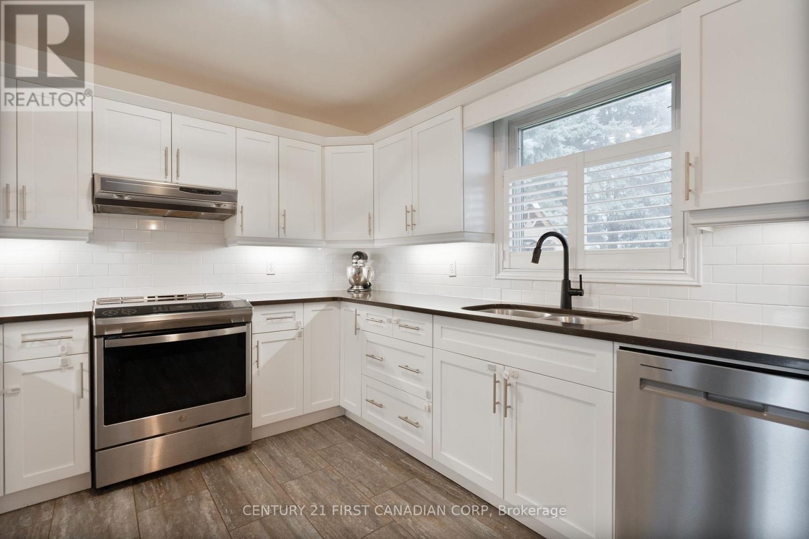 17 Allison Court, Strathroy-Caradoc, Ontario  N7G 4C2 - Photo 8 - X12554248