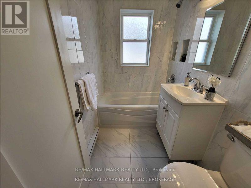 Main - 8 Bonfield Avenue, Toronto, Ontario  M4E 1C1 - Photo 8 - E12553958