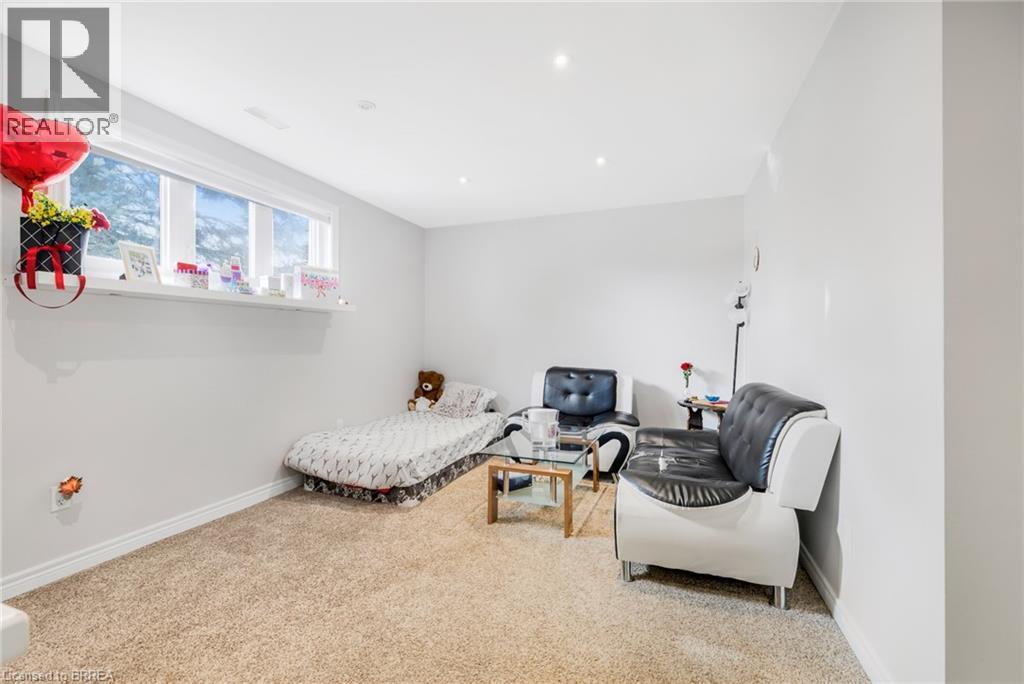 18 Sandlewood Avenue, Brantford, Ontario  N3V 1C6 - Photo 13 - 40788950