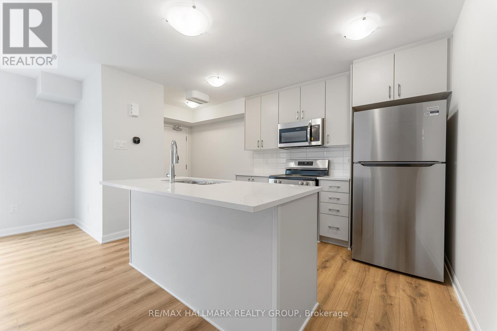 1023 Creekway Private, Ottawa, Ontario  K2T 0R8 - Photo 12 - X12554286