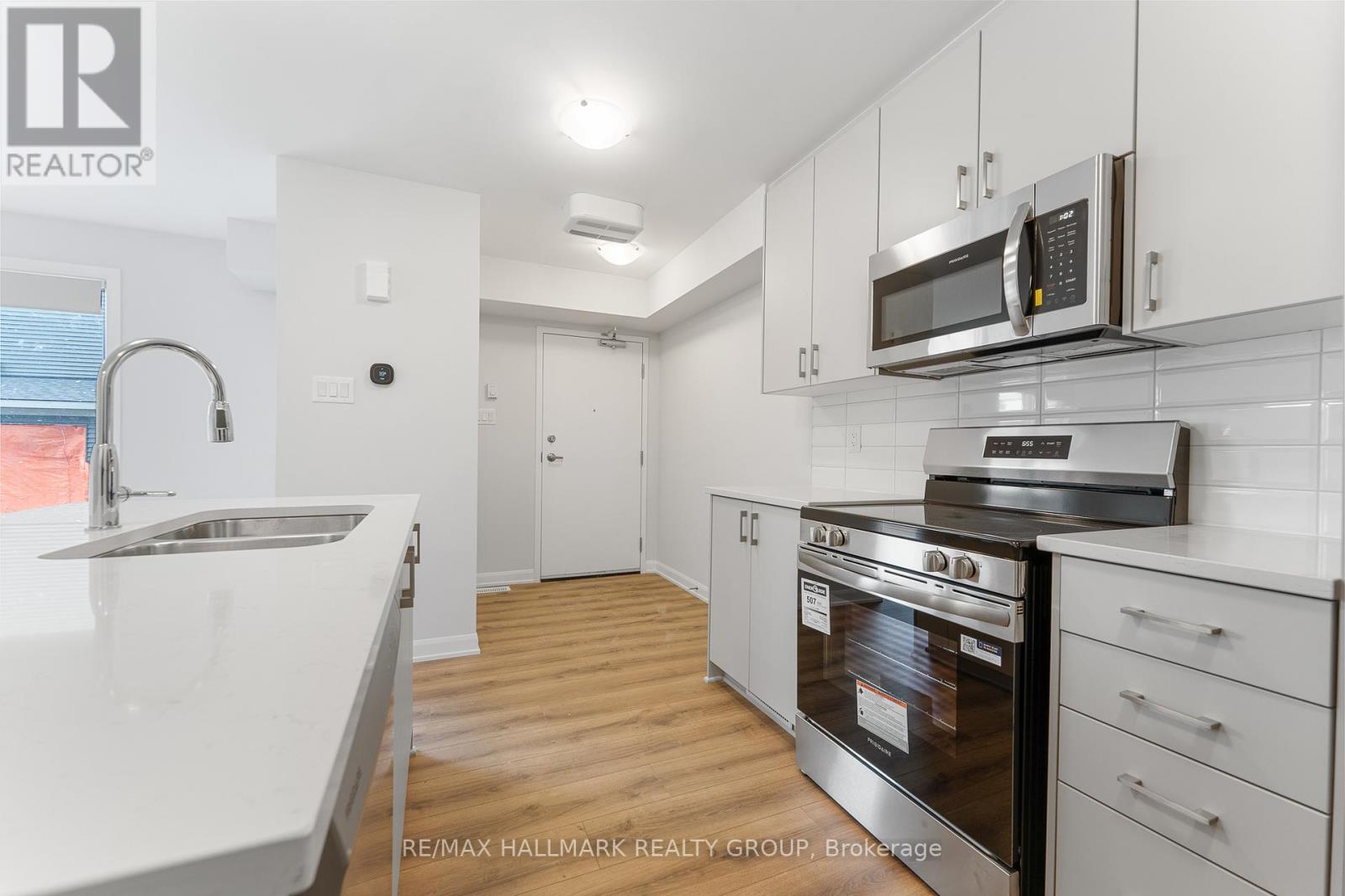 1023 Creekway Private, Ottawa, Ontario  K2T 0R8 - Photo 13 - X12554286