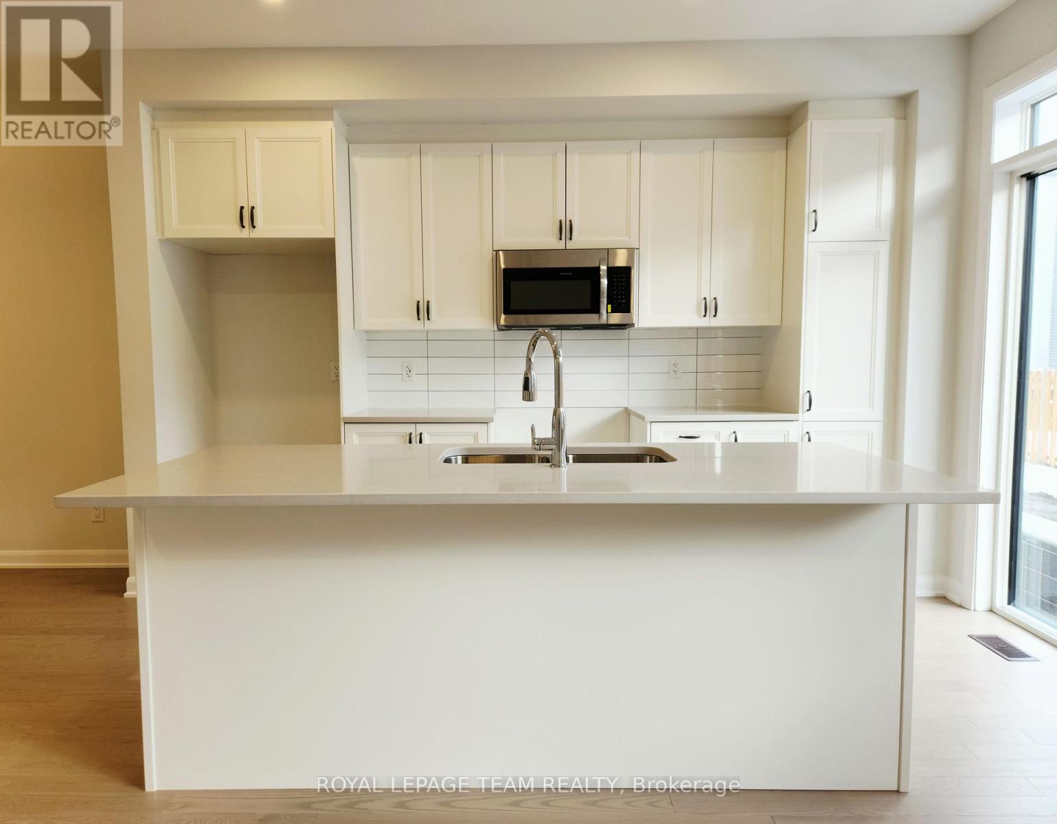 723 Fairline Row, Ottawa, Ontario  K2V 0M4 - Photo 11 - X12554400