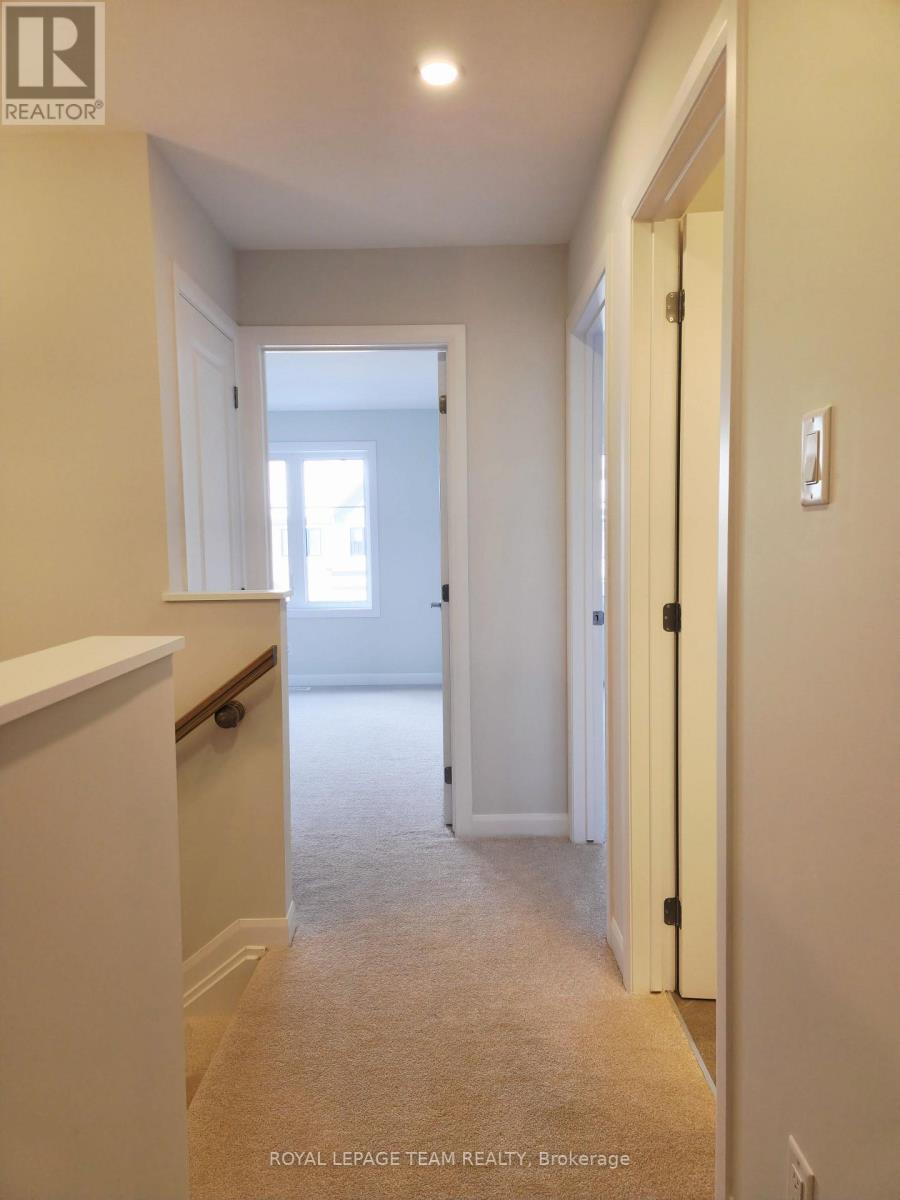723 Fairline Row, Ottawa, Ontario  K2V 0M4 - Photo 16 - X12554400