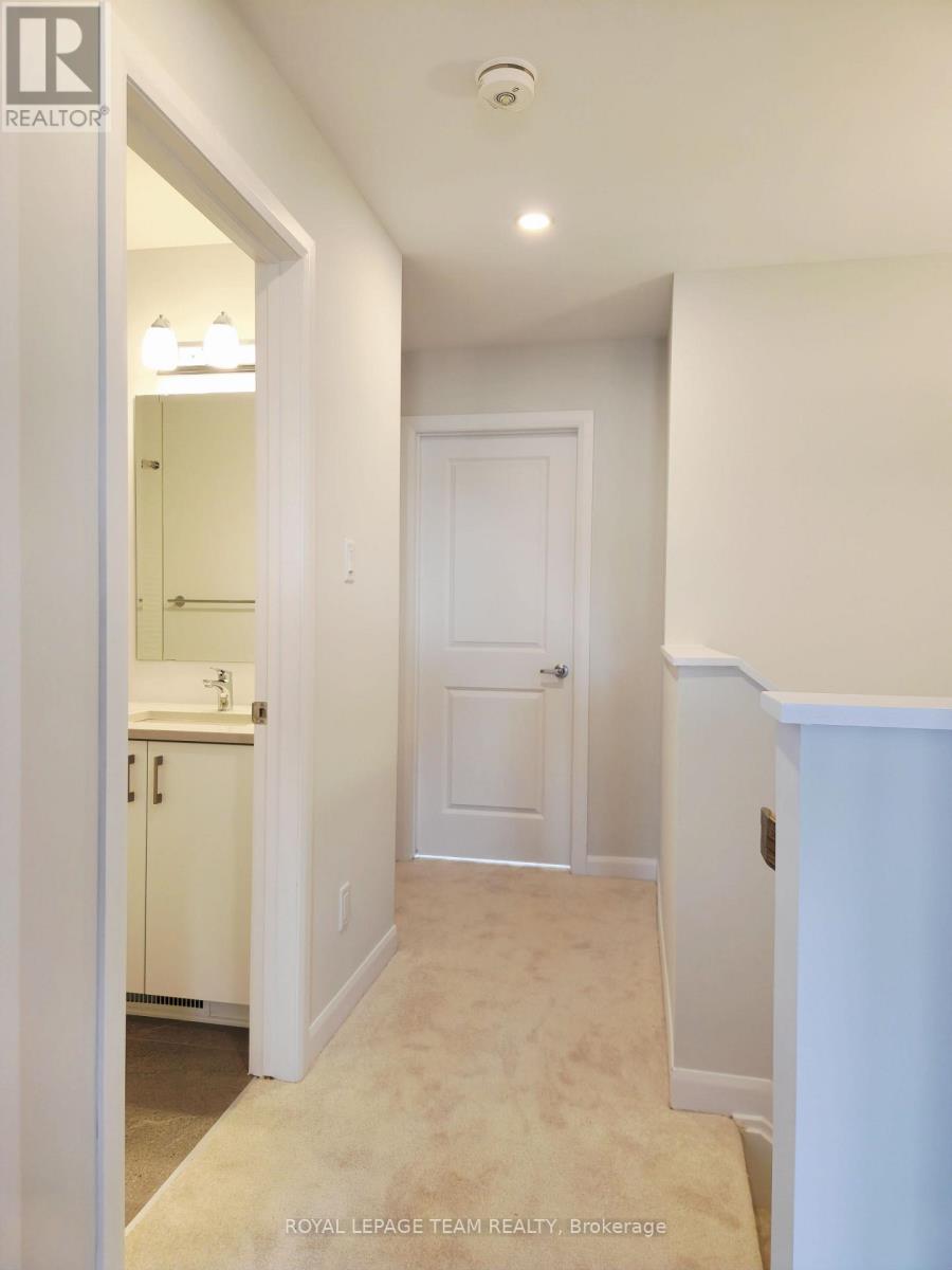 723 Fairline Row, Ottawa, Ontario  K2V 0M4 - Photo 17 - X12554400