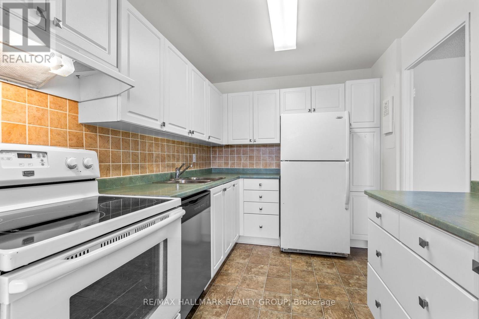 805 - 265 Poulin Avenue, Ottawa, Ontario  K2B 7Y8 - Photo 9 - X12554460