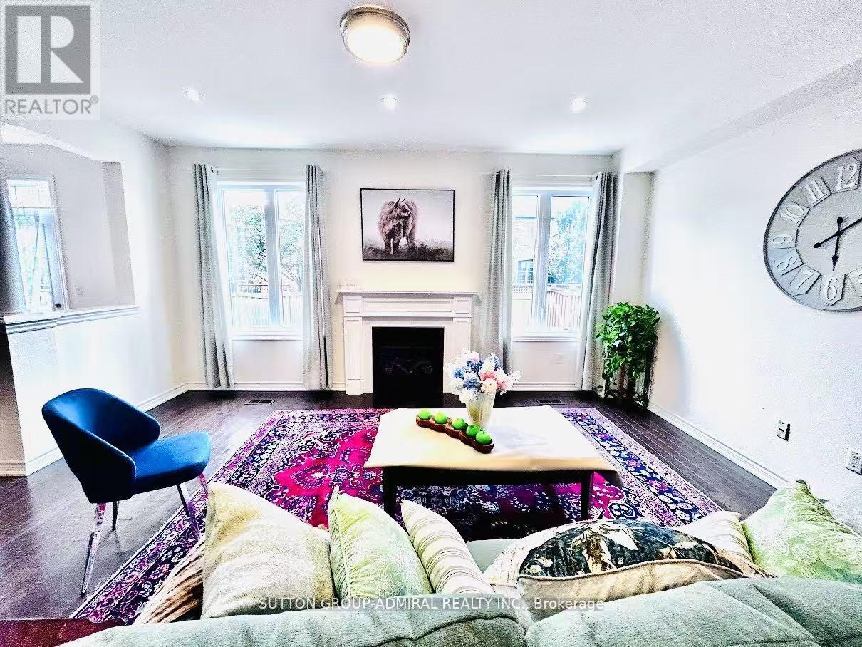 81 Livante Court, Markham, Ontario  L6C 1J5 - Photo 13 - N12395451