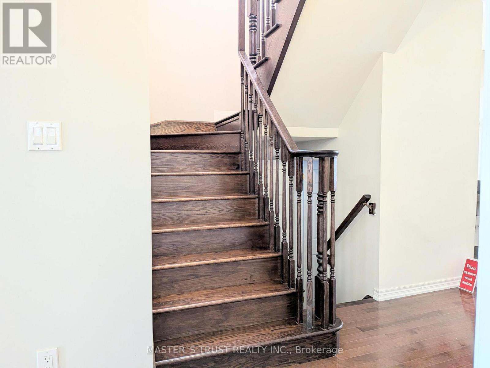 115 Herefordshire Crescent, East Gwillimbury, Ontario  L9N 0B5 - Photo 13 - N12506206