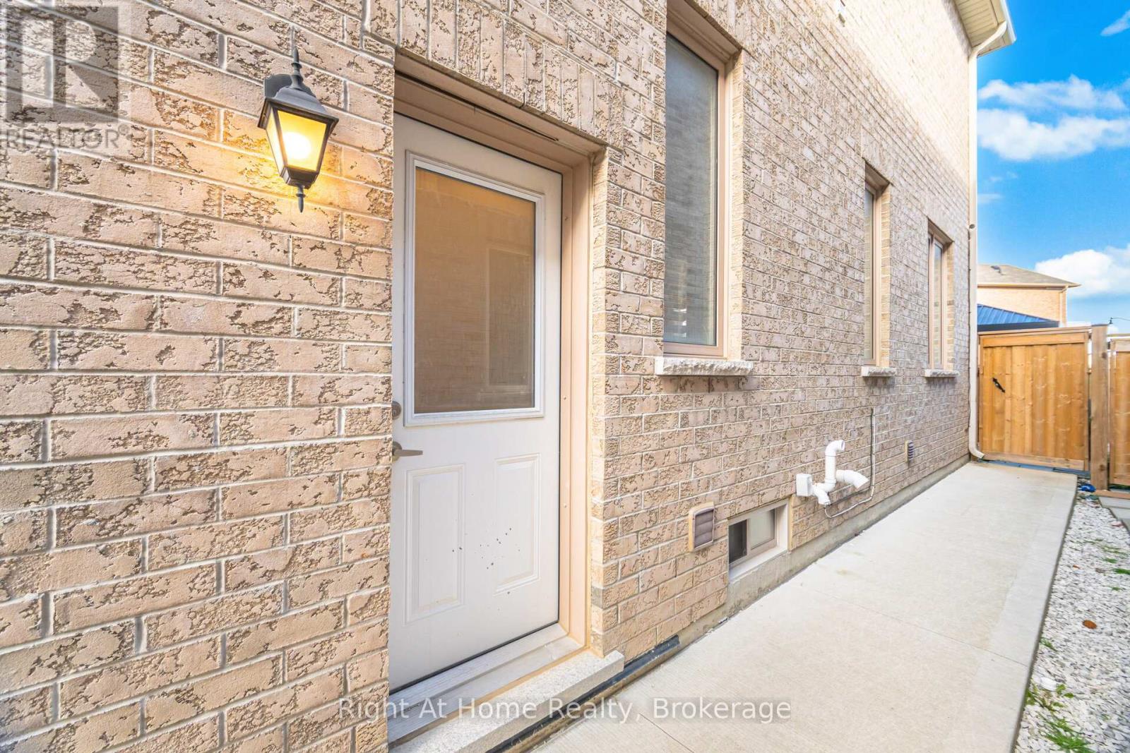 78 Boathouse Road, Brampton, Ontario  L7A 5B7 - Photo 35 - W12554174