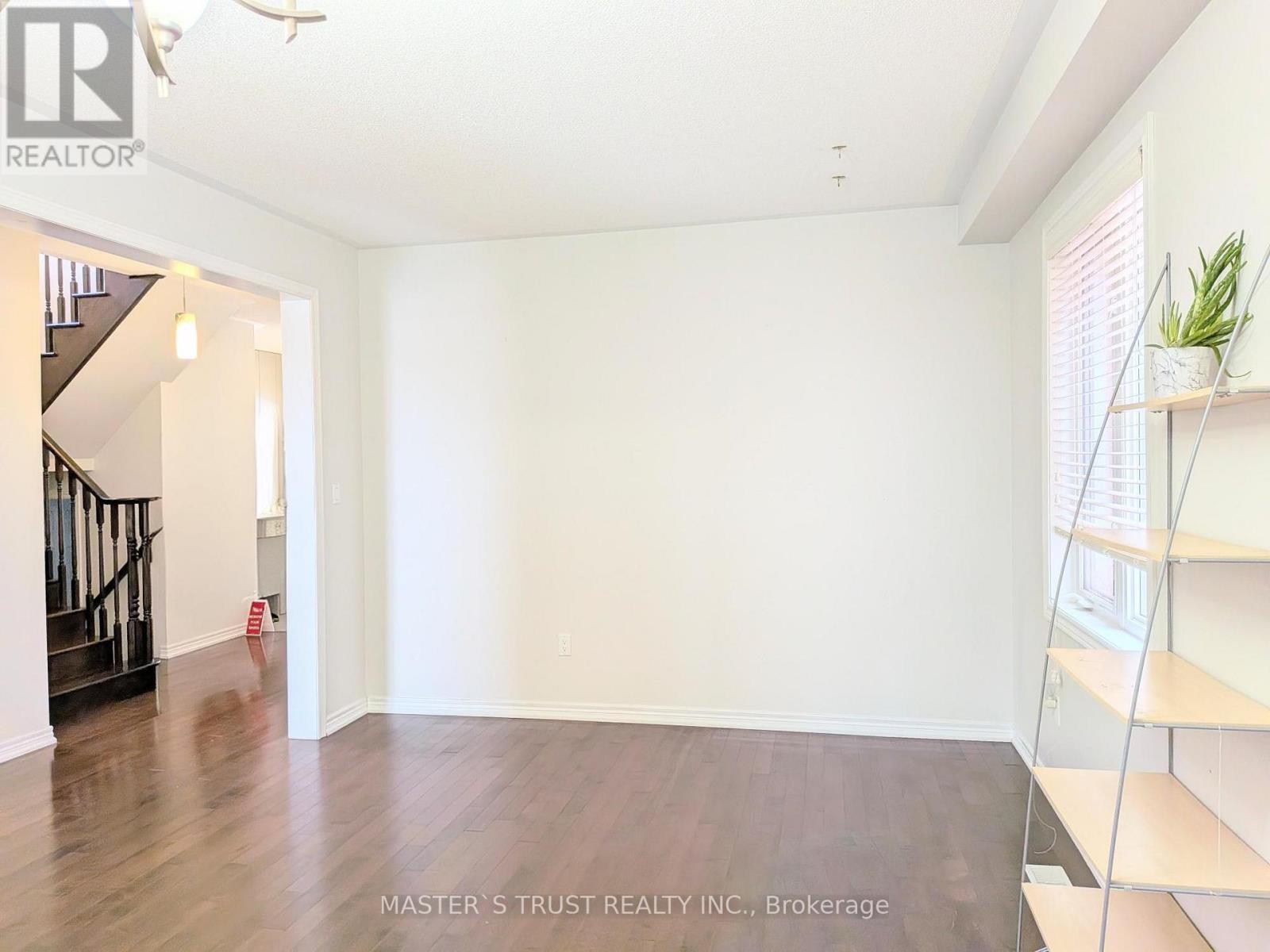 115 Herefordshire Crescent, East Gwillimbury, Ontario  L9N 0B5 - Photo 4 - N12506206