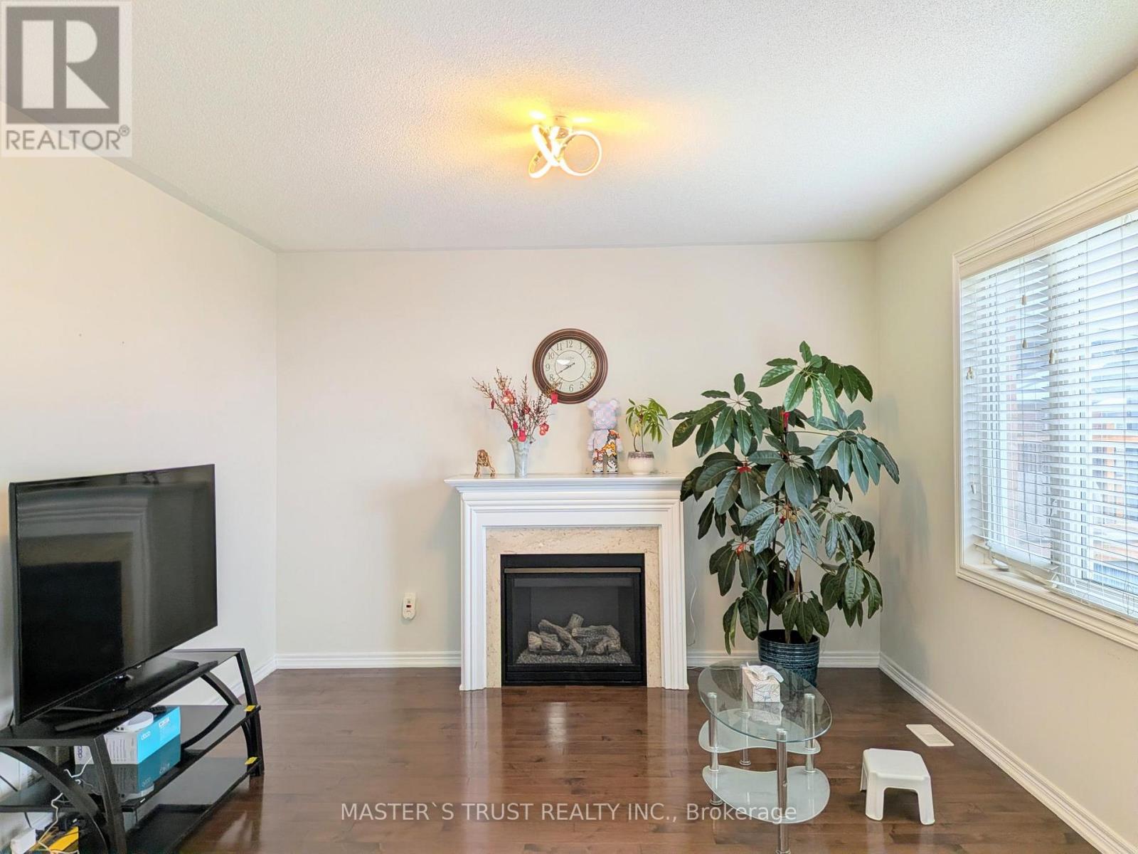 115 Herefordshire Crescent, East Gwillimbury, Ontario  L9N 0B5 - Photo 6 - N12506206