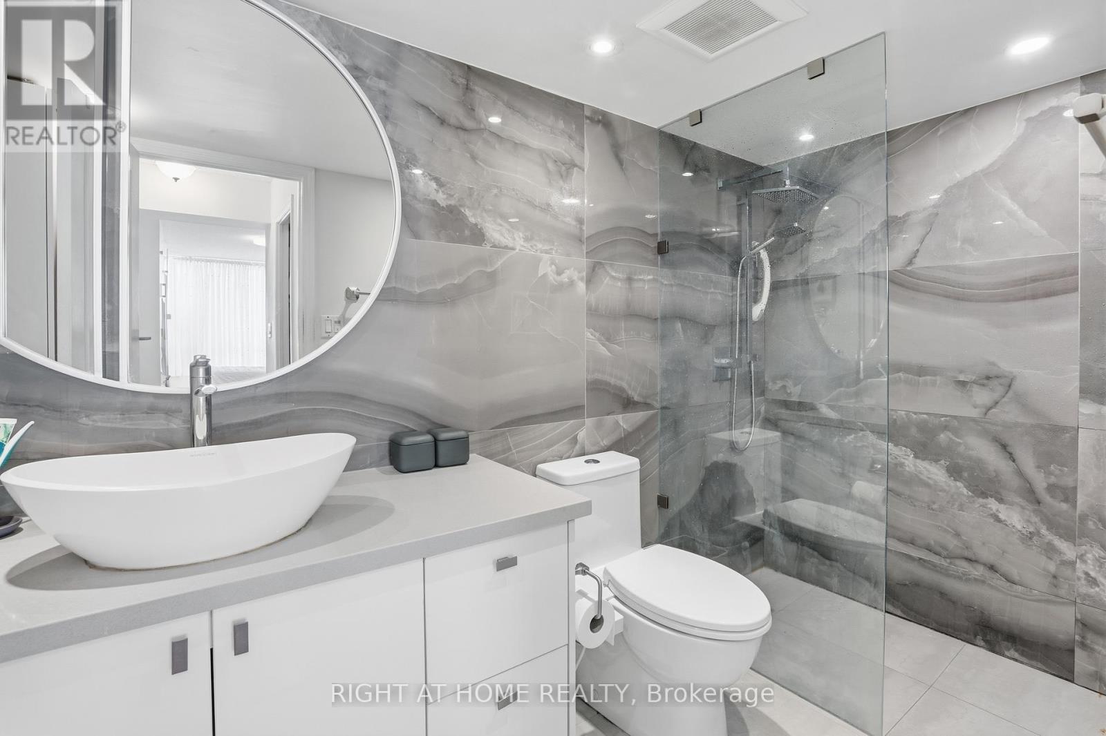 408 - 29 Northern Height Drive S, Richmond Hill, Ontario  L4B 4L8 - Photo 13 - N12553564