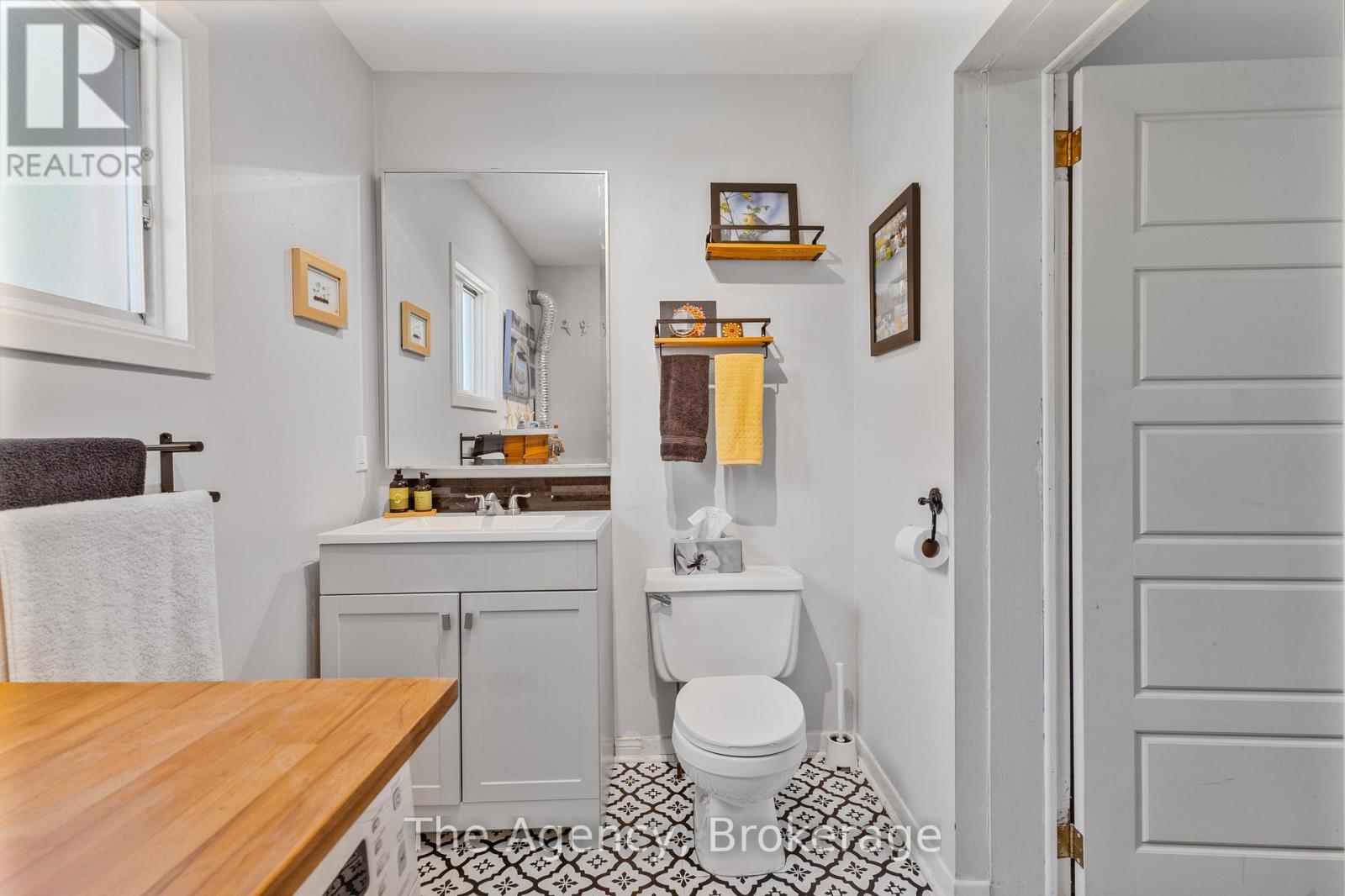 1 Mareve Avenue, Hamilton, Ontario  L8H 7A7 - Photo 25 - X12554358