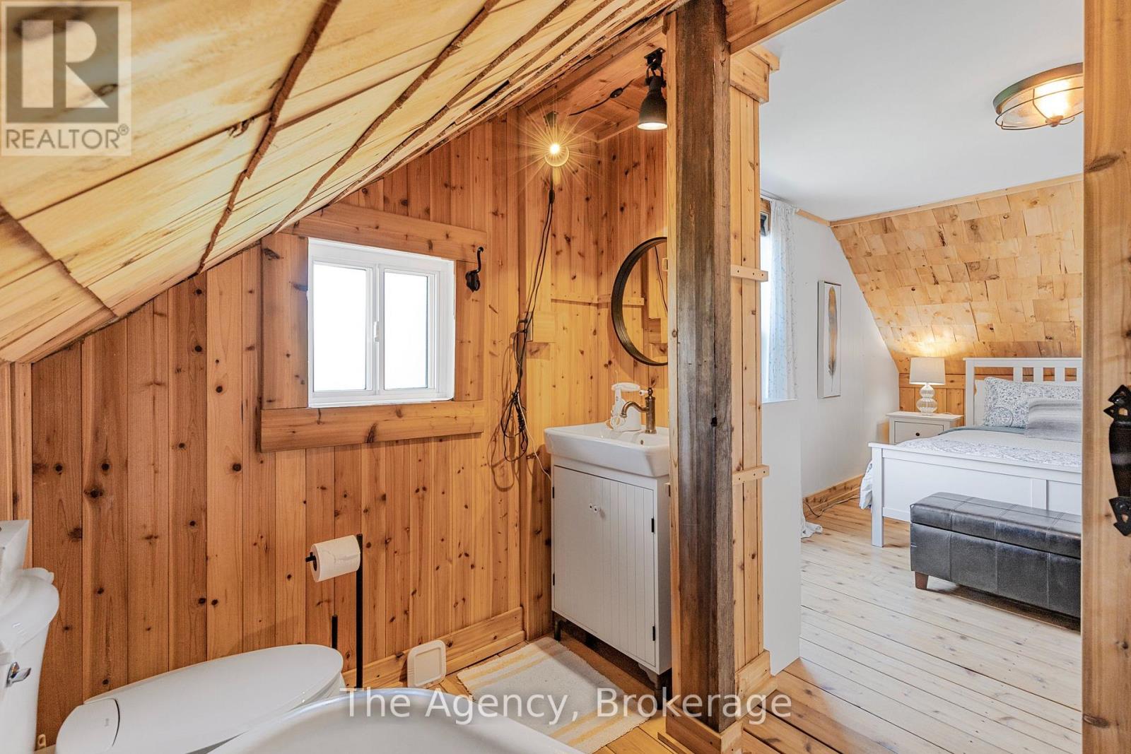 1 Mareve Avenue, Hamilton, Ontario  L8H 7A7 - Photo 31 - X12554358